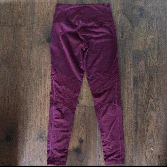 👑VICTORIA’S SECRET MAROON MESH LEGGINGS! - Picture 3 of 5